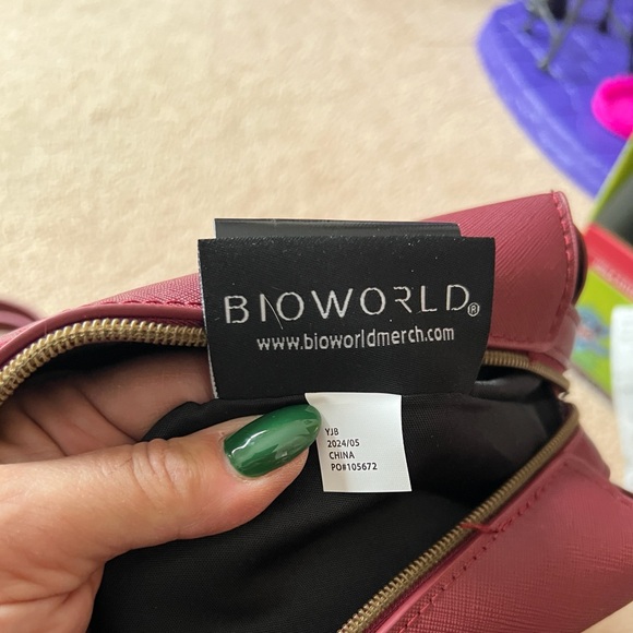 Gryffindor Burgundy Tote Bag with Tassel Charm - Picture 2 of 12